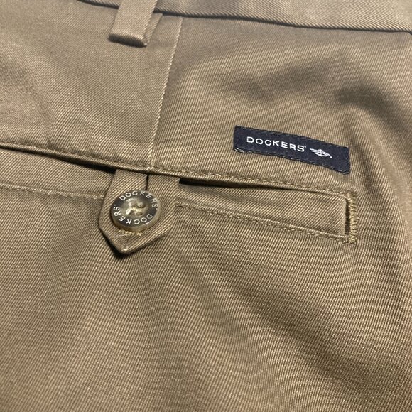 Dockers Mens Khaki Brown Chino Pants 40 x 30 - Picture 1 of 6